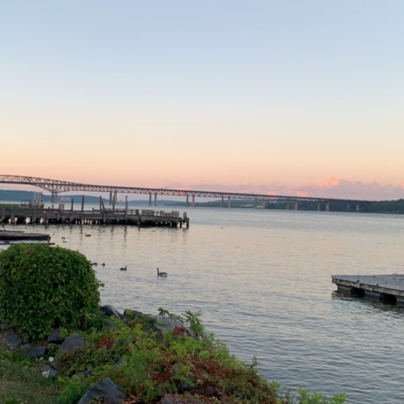 Meet your Posher, Jennifer - Picture 1 of 1